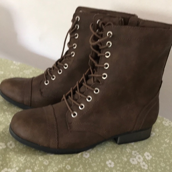 BONGO Shoes - BONGO boots NWOT